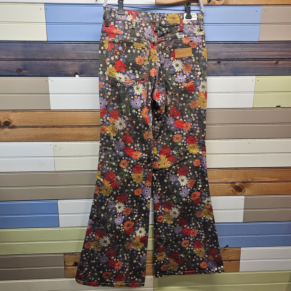 Wrangler Wanderer 622 High Rise Flare Floral Jeans 28/34 NWT - Picture 4 of 8